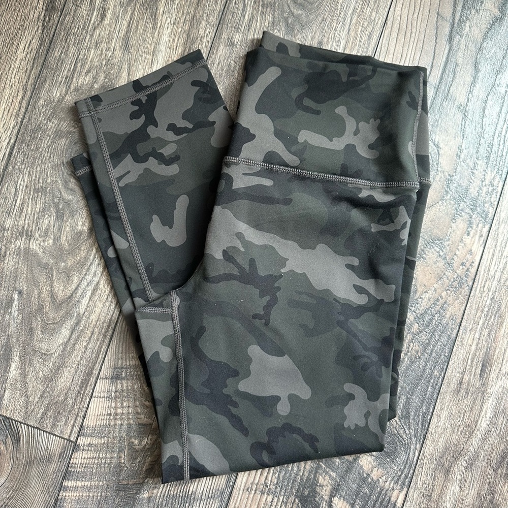 Camo Crop Leggings